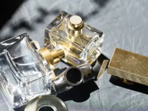 how to open perfume bottle (3)